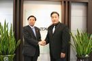 アキュゾン社社長と